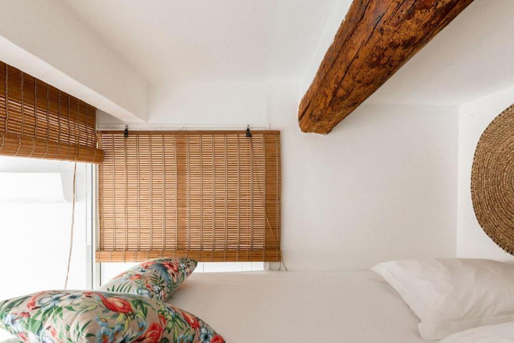 Appartement Authentique Situe En Plein Centre D'Antibes Kültér fotó