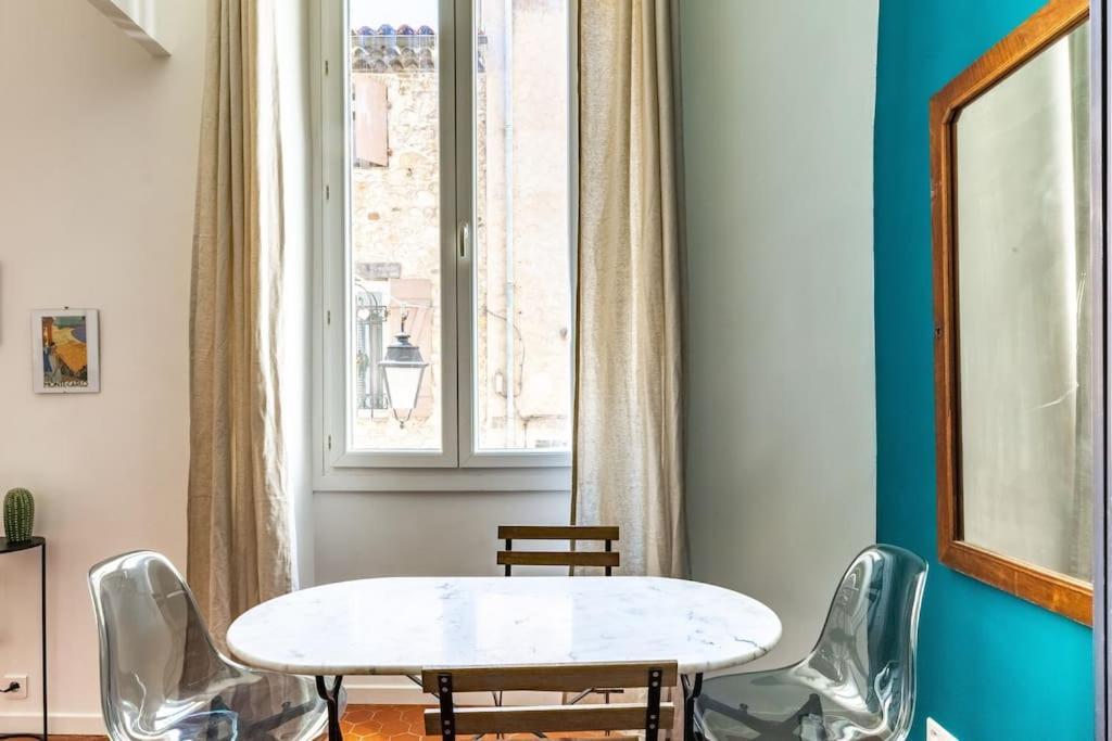 Appartement Authentique Situe En Plein Centre D'Antibes Kültér fotó