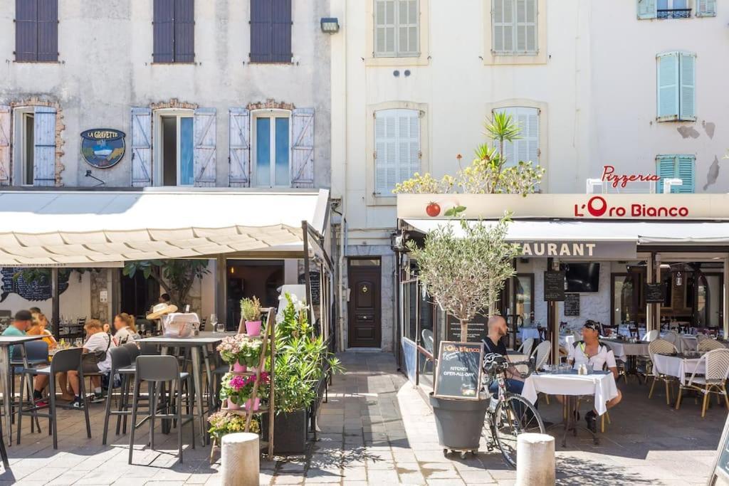Appartement Authentique Situe En Plein Centre D'Antibes Kültér fotó