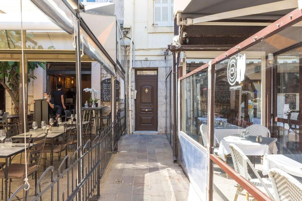 Appartement Authentique Situe En Plein Centre D'Antibes Kültér fotó
