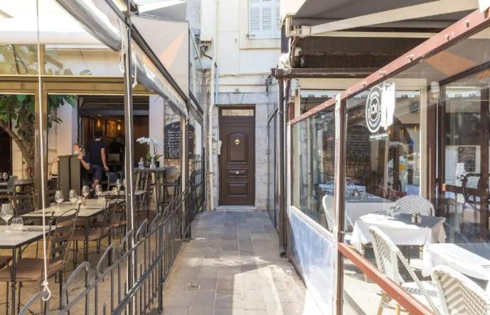 Appartement Authentique Situe En Plein Centre D'Antibes Kültér fotó