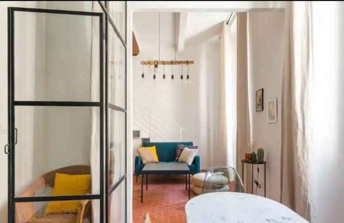 Appartement Authentique Situe En Plein Centre D'Antibes Kültér fotó