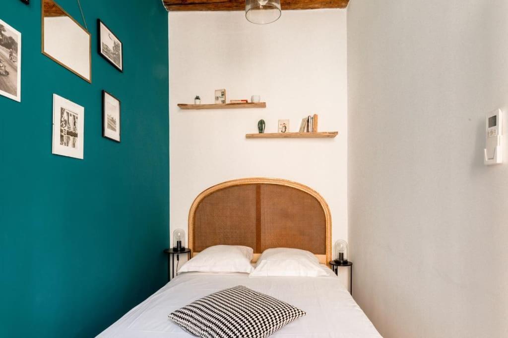 Appartement Authentique Situe En Plein Centre D'Antibes Kültér fotó