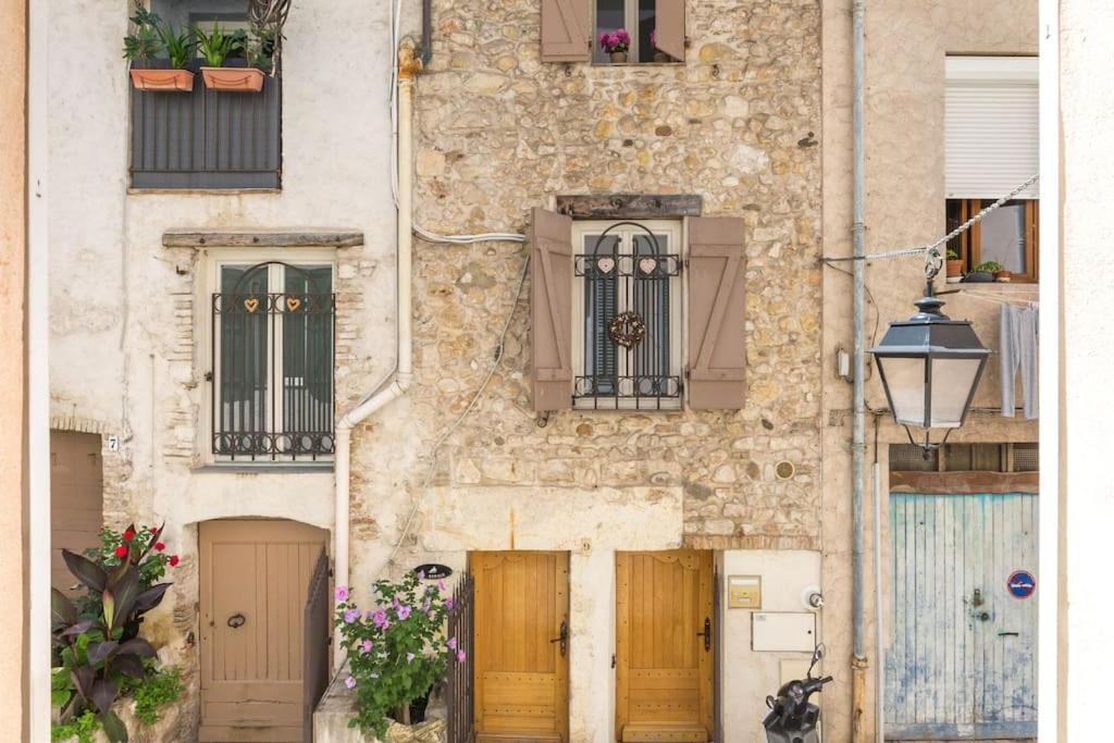 Appartement Authentique Situe En Plein Centre D'Antibes Kültér fotó
