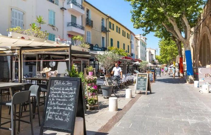 Appartement Authentique Situe En Plein Centre D'Antibes Kültér fotó
